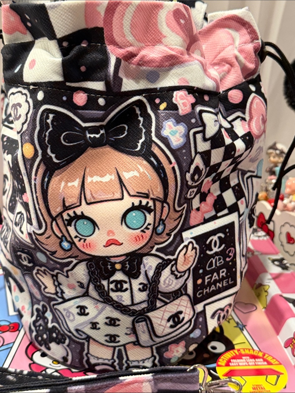 Molly bucket bag